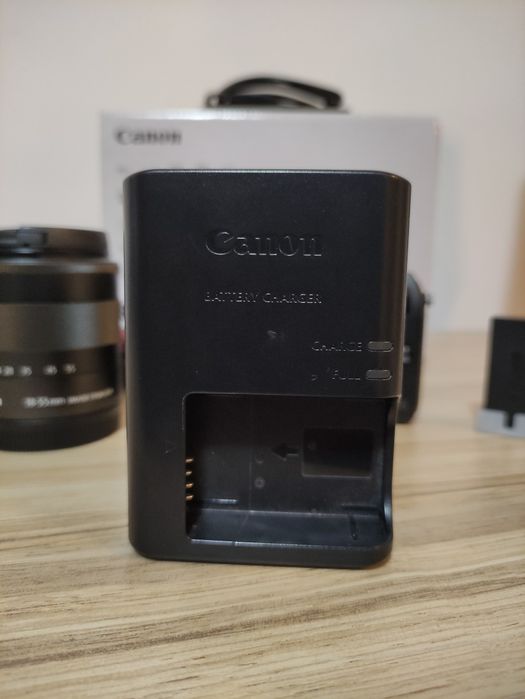 Canon EOS M + Canon 18-55 f/3.5 - 5.6