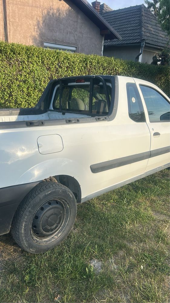 Dacia pickup 2012