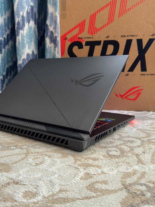 Игровой ноутбук Asus ROG Strix