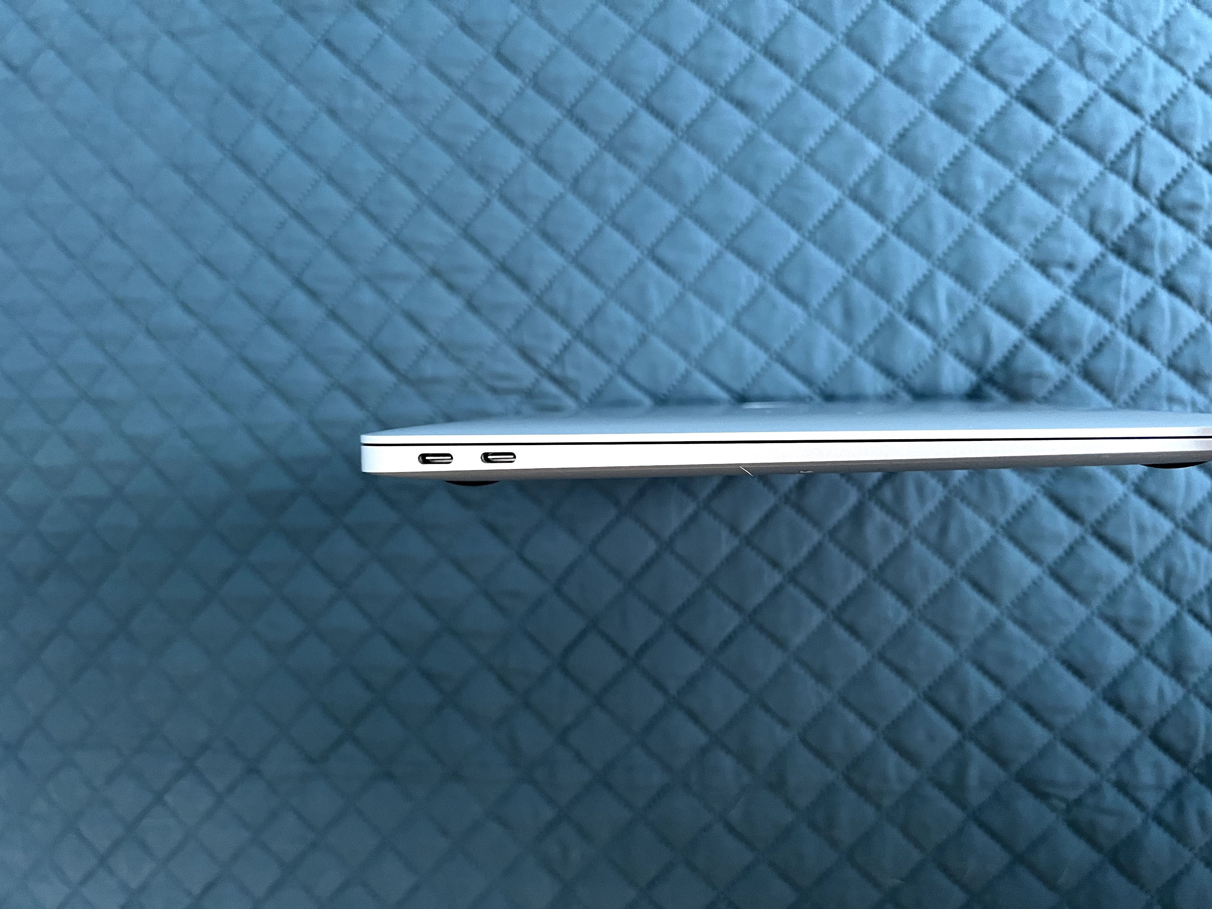 Macbook Air. 13’ Retina Late 2018г 8/128Gb