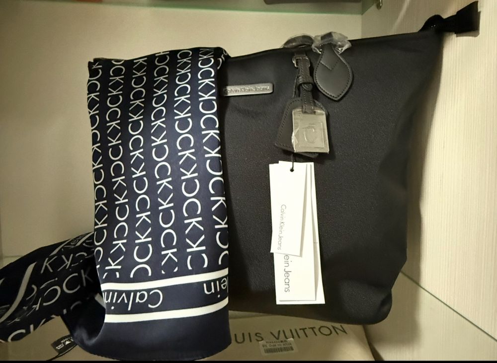 Calvin klein палантин