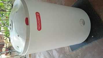 Продаётся водонагреватель-Аристон в отличном рабочем состоянии-80 лит!