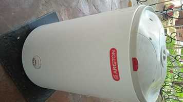 Продаётся водонагреватель Аристон в отличном рабочем состоянии-80 лит+