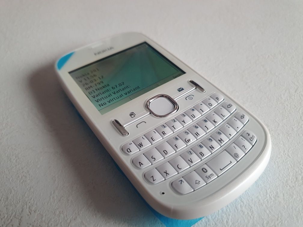 Nokia Asha 201 - Reconditionat