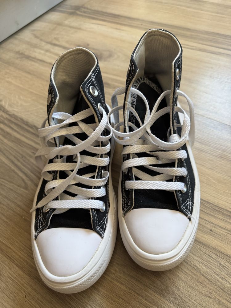 Оригинални кецове Converse Platforms ! 37,5 н