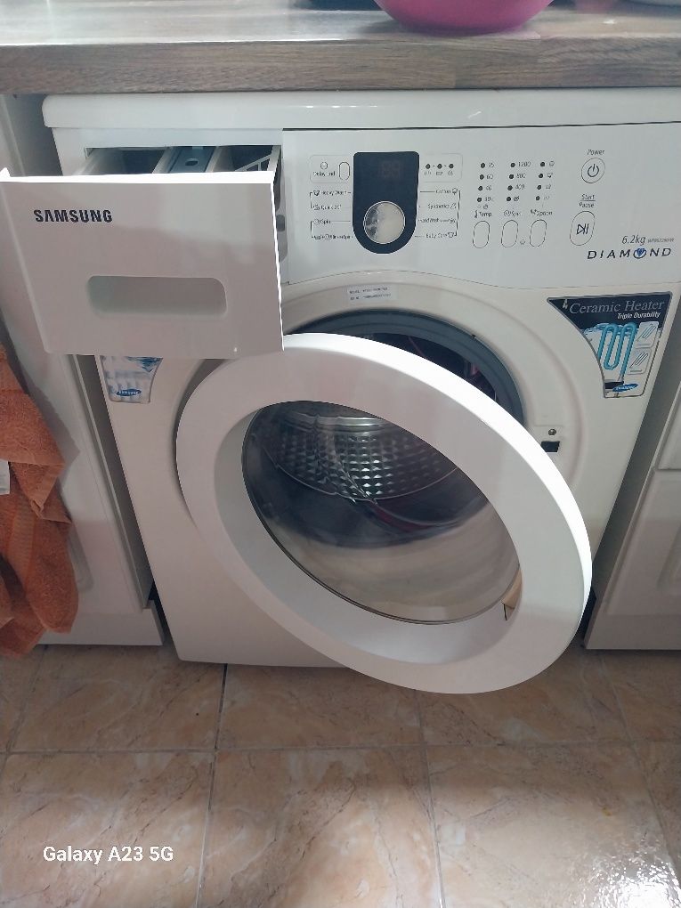 Продавам  работеща  пералня.  Samsung