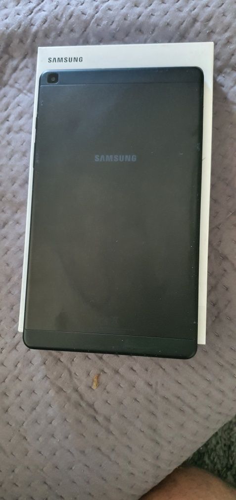 Vând tableta Galaxy Tab A