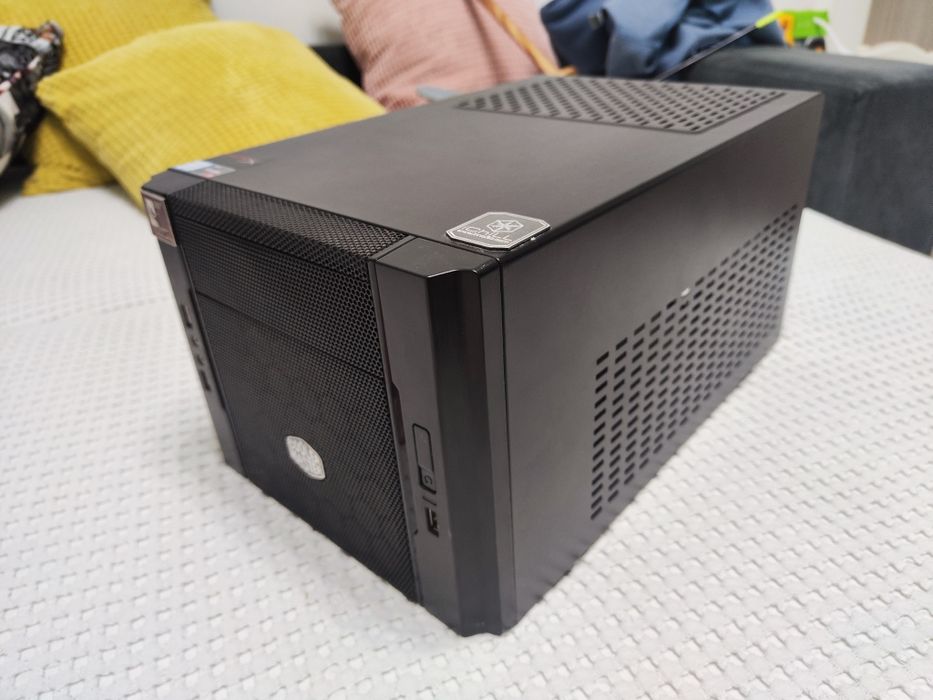 Carcasa itx cooler master elite 130