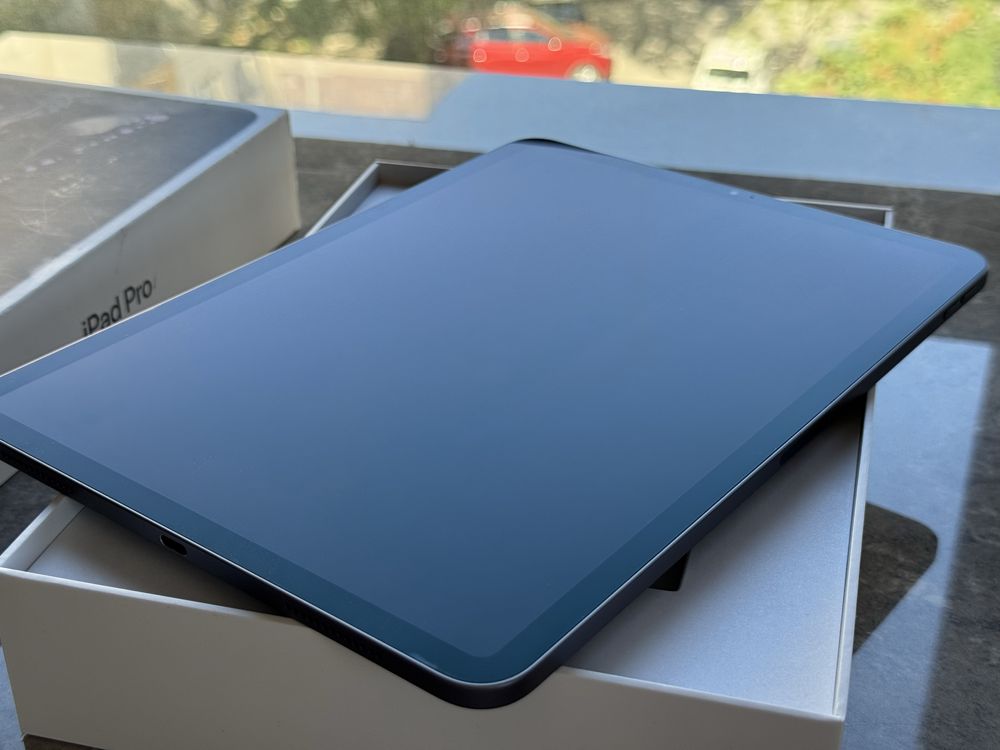 iPad Pro 11" 1st Gen 256GB WiFi като НОВ!