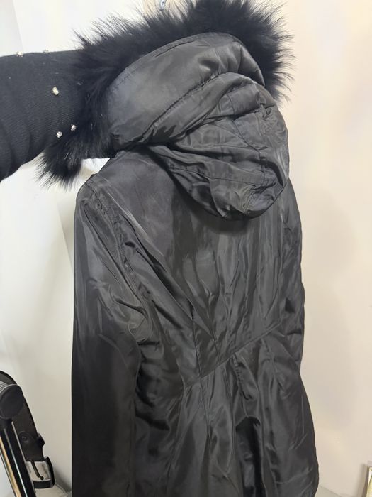 Зимно черно яке с качулка естествен косъм