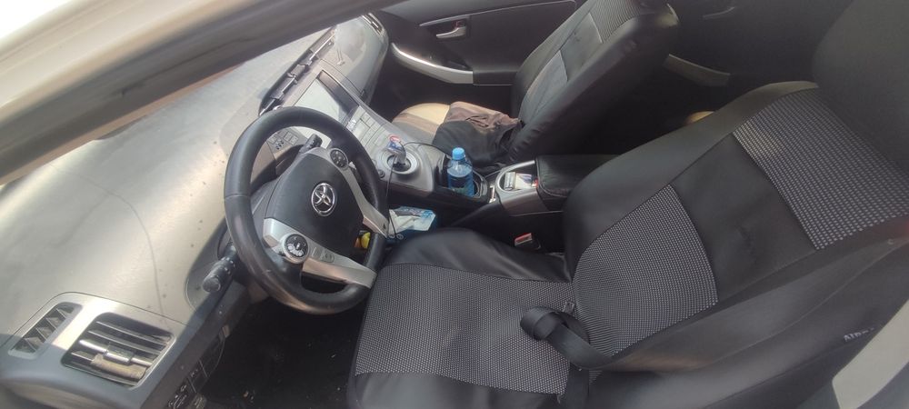 Toyota prius 30 2012
