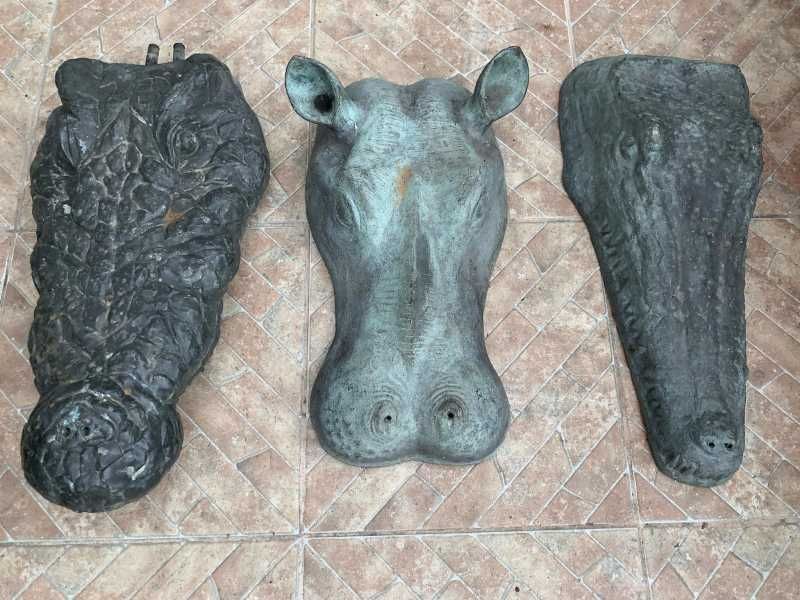 Cizmea piscina din bronz crocodil hipopotan decor