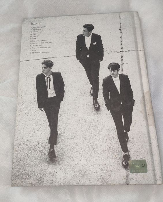 Vând Albumele Kpop cu Highlight Lee Gikwang [ONE] și Highlight (Beast)