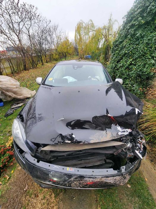 Vând Volvo V40 2016/diesel 2.0/120 cai spre dezmembrare ..