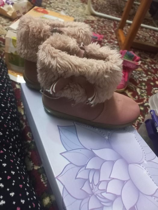 Продаётся детская обувь