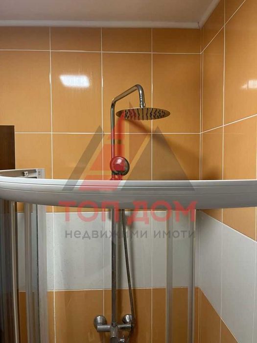 Двустаен ! Обзаведен ! Отлично състояние ! Свободен !
