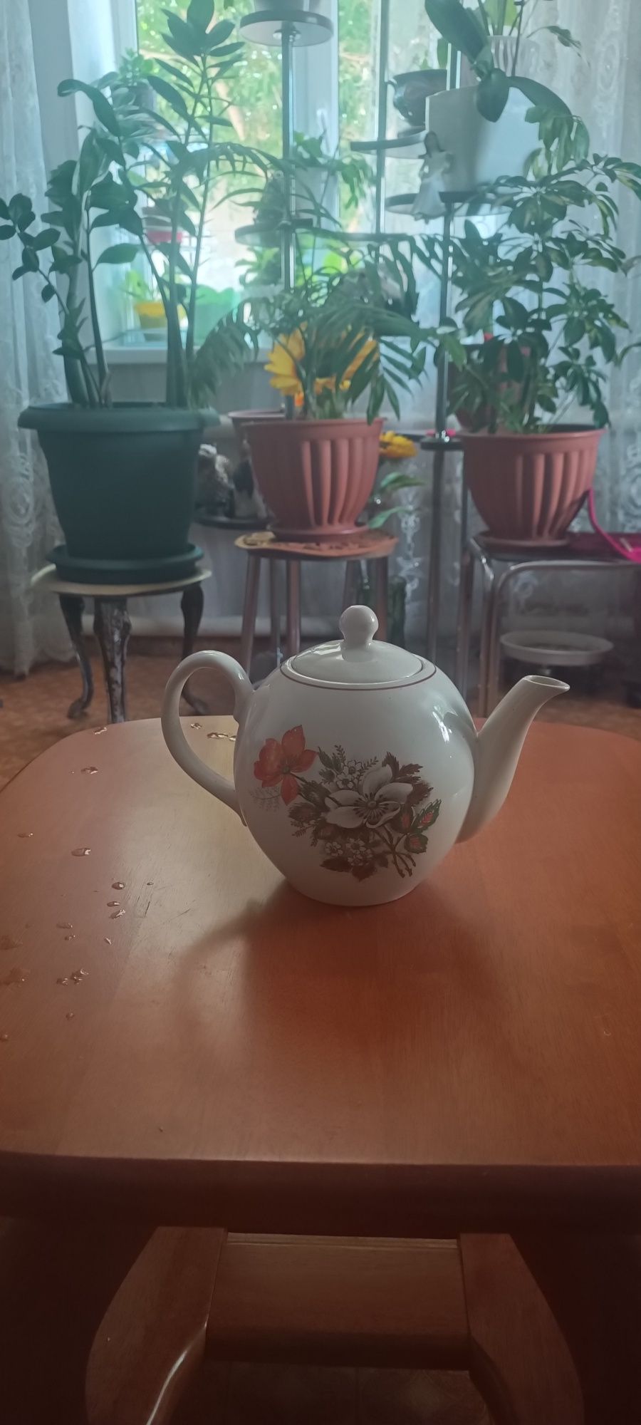 Продам чайники форфоровы