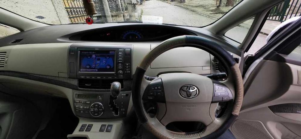 Toyota Estima hibrid