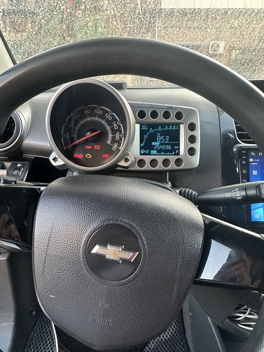 Chevrolet , Spark 2011