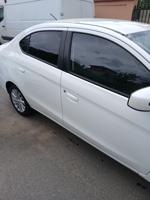 Vând mitsubishi 1.2