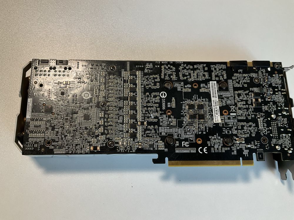 Gigabyte GeForce GTX 1080 Ti с три вентилатора