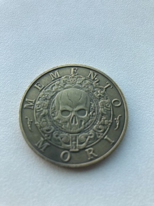 Монета Memento mori / Carpe diem