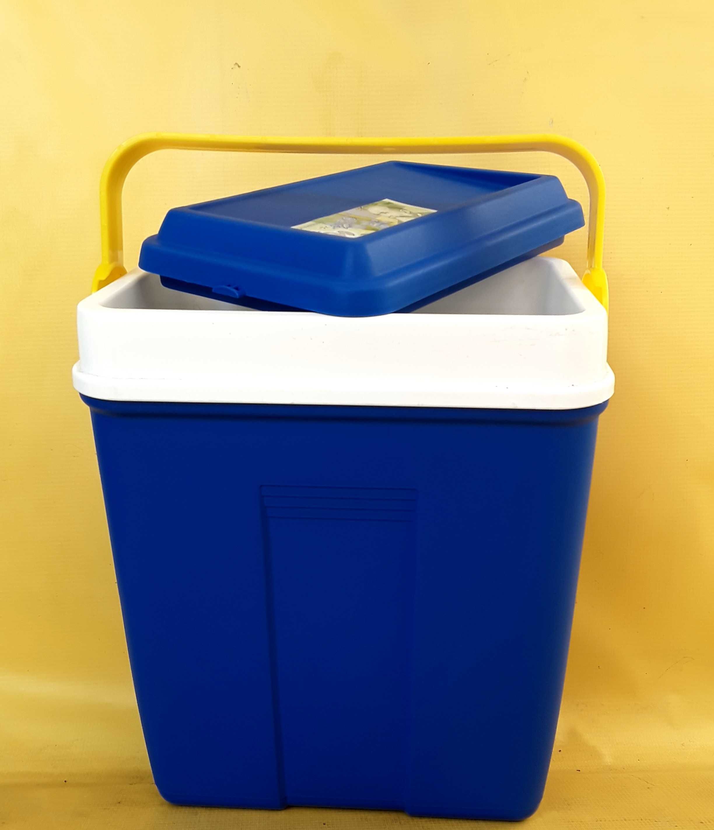 Lada frigorifica 12 L 20 x 30 x 37 Cm NOUA - 35 Lei