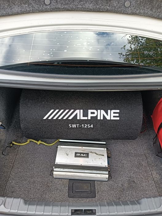 Vând stație+subwoofer auto 1000 wats
