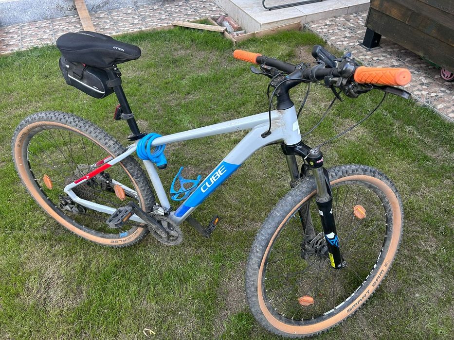 Vând bicicleta Cube SL