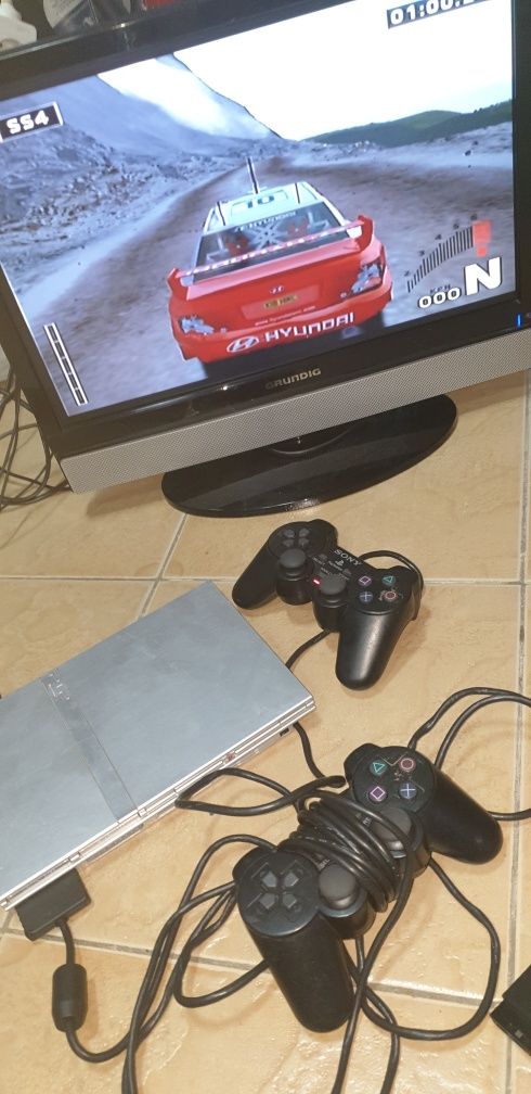 PS 2  Super Slim с 1оригинал Sony контролер ,сребрист лимитиран-100лв