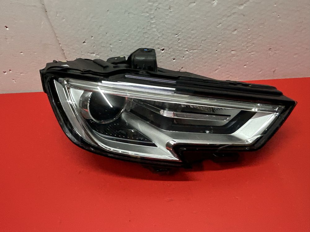 Far Audi A3 8v0 bi xenon 2015-2018 dreapta