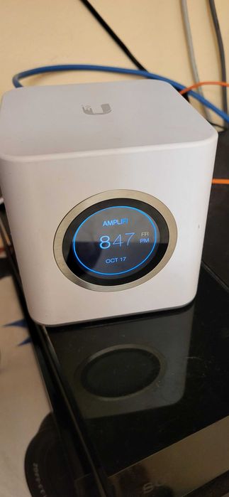 Ubiquiti Labs Router wireless Dual Band Gigabit 1750 Mbps ecran tactil