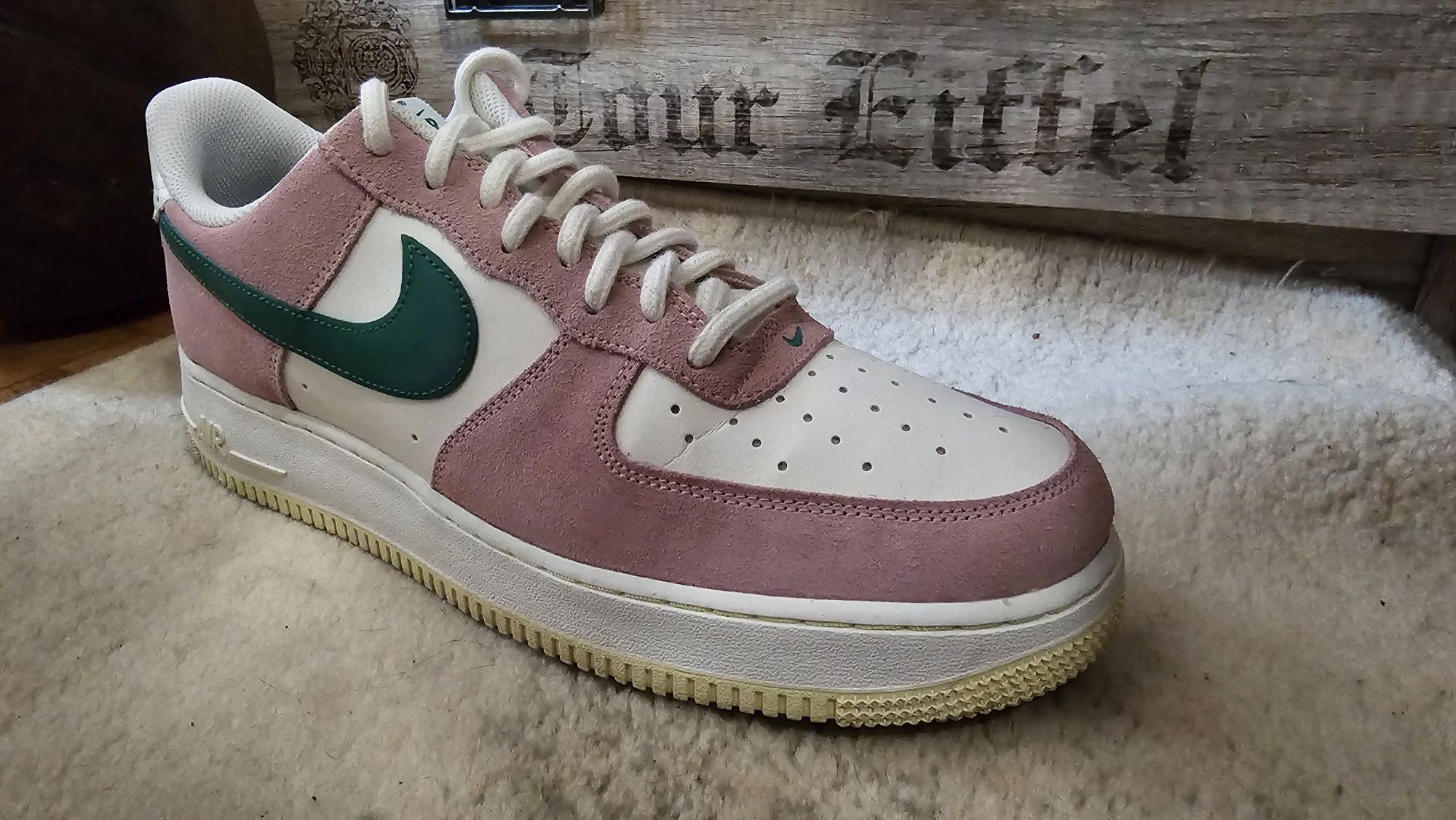 Pink Nike Air Force 1 '07