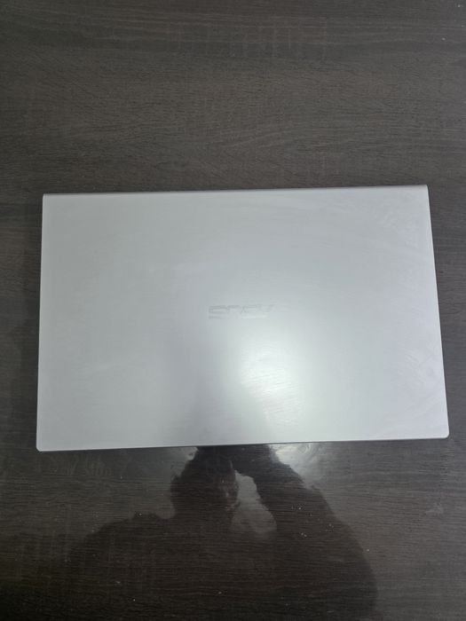 Laptop Asus x515M arata ca nou