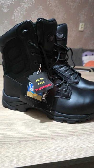 Кубинки TUFFKING работни с метално бомбе – устойчиви и издръжливи