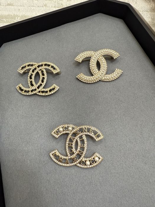 Брошь Chanel с упаковкой