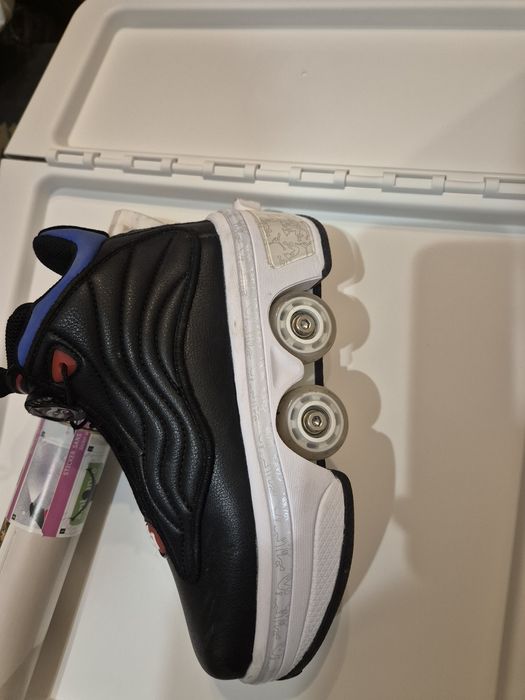 Adidasi  negri cu role