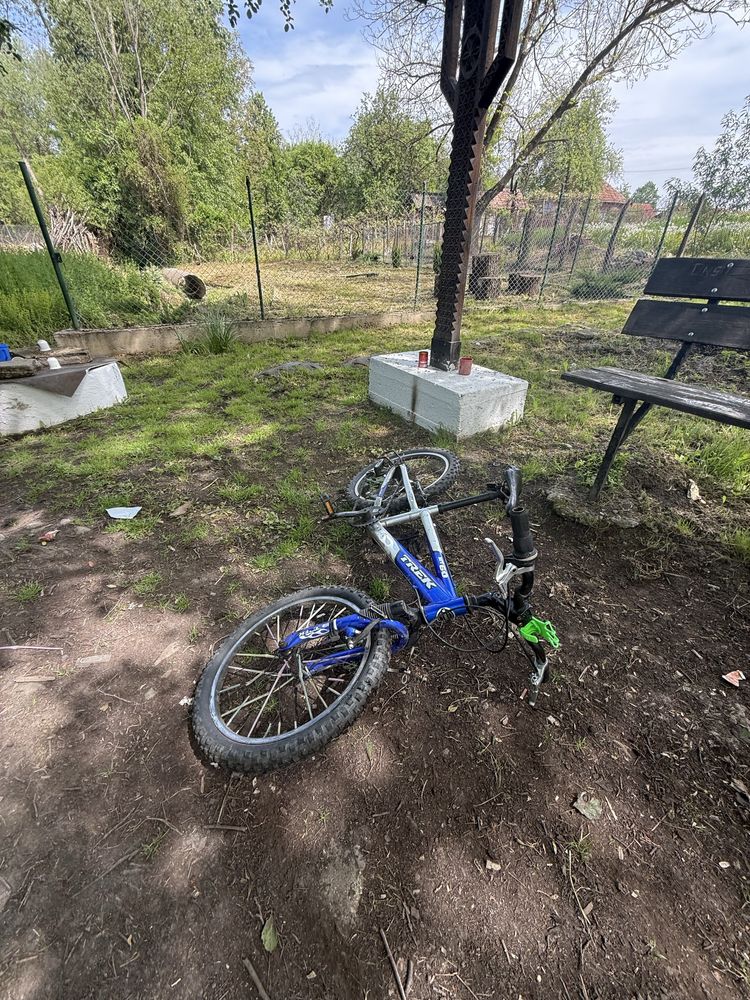 Bicicleta trek de vanzare!