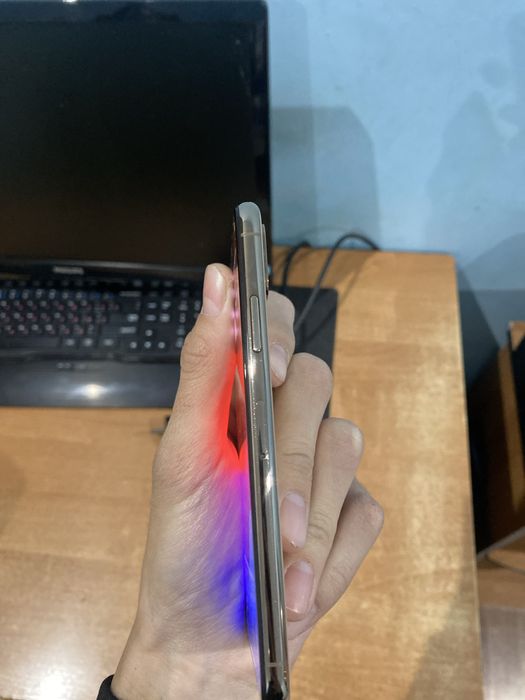 iPhone Xs в идеальном состояний