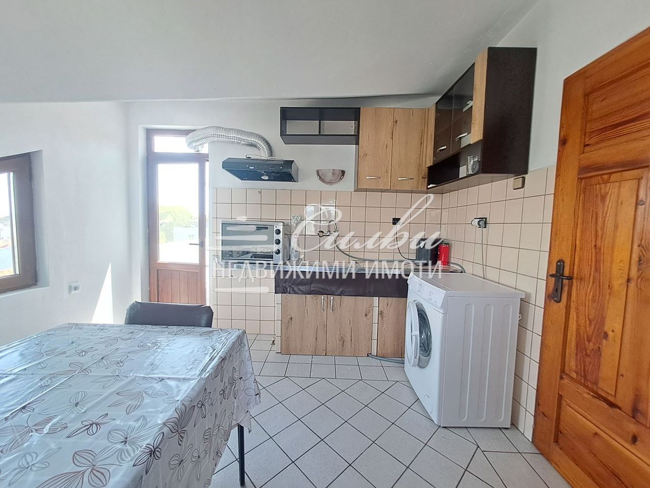 Дава се под наем Тристаен апартамент в Шумен, Пожарната - 62 кв.м за 326.4 € - Снимка #3
