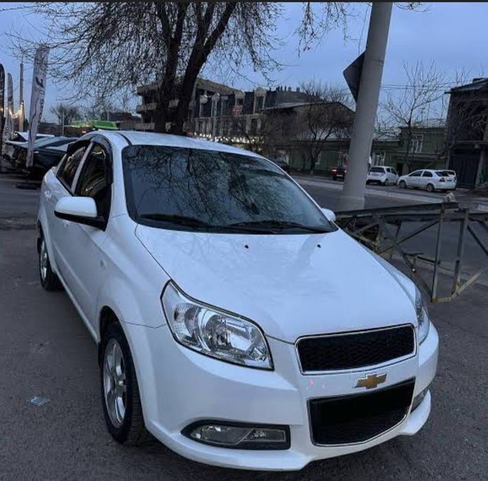 Нексия 3 сотилади