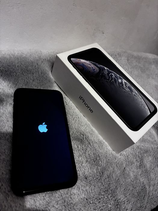 iPhone XR  64 GB