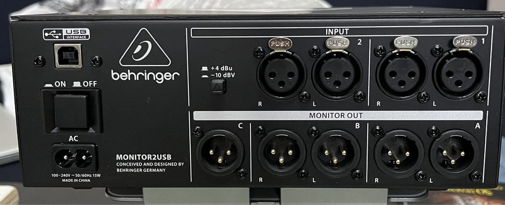 Контроллер студийных мониторов BEHRINGER Monitor2USB