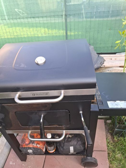 Vând grătar aproape nou