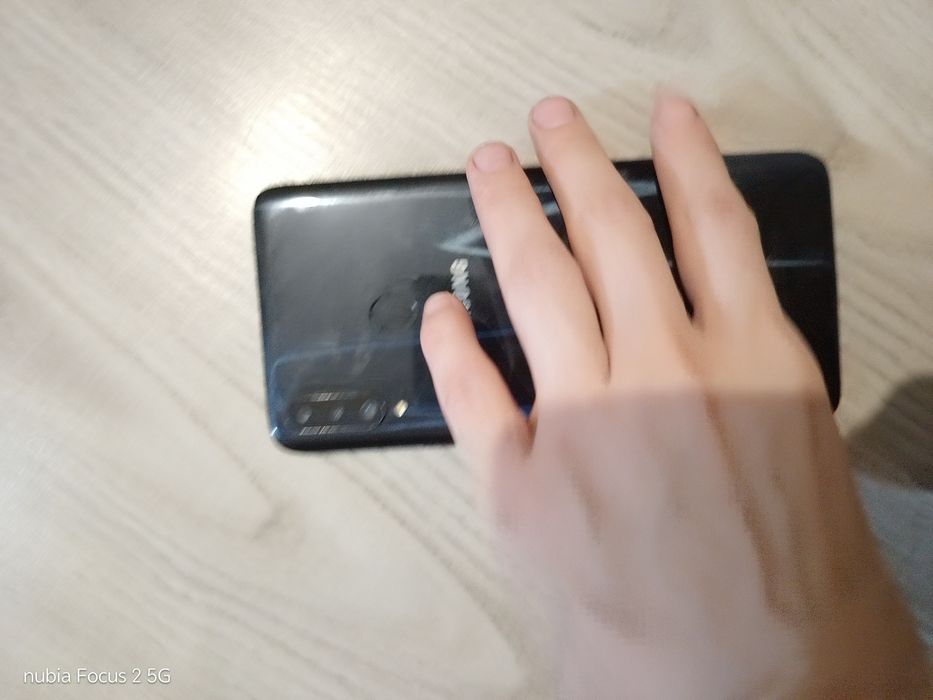 Продам телефон на запчасти