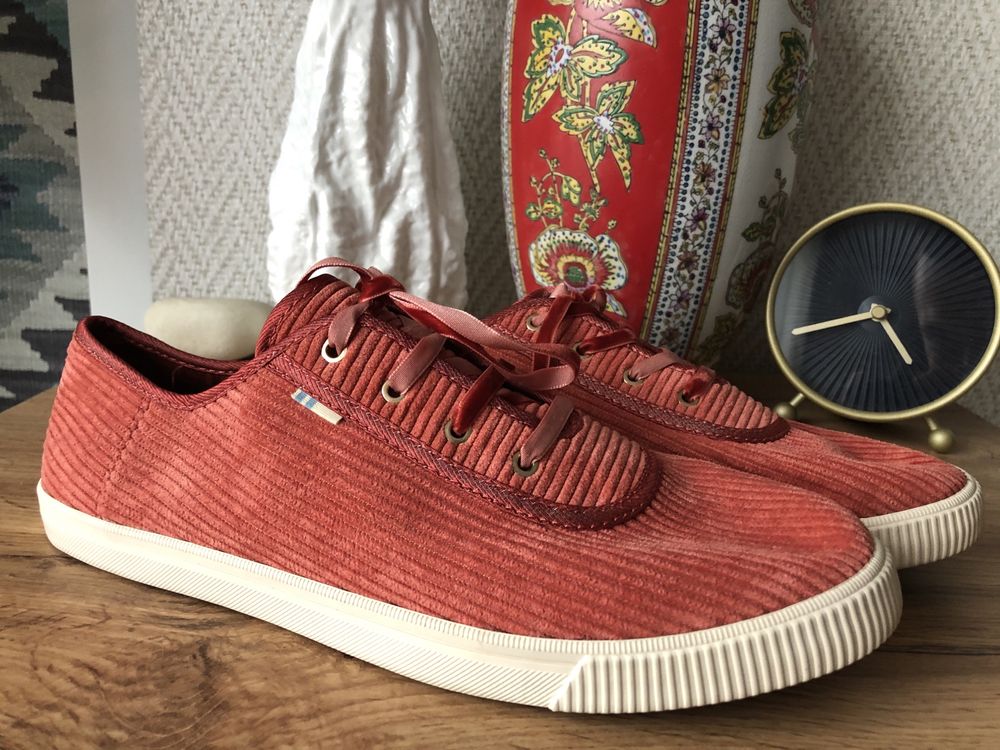 Дамски TOMS номер 39