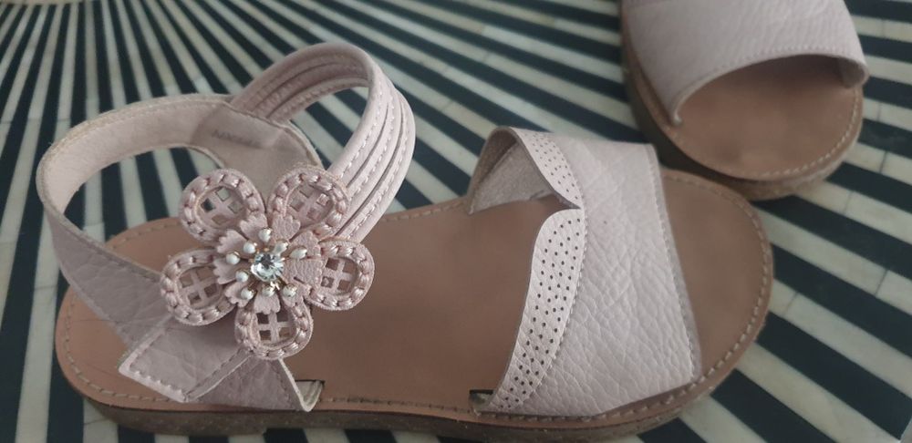 Sandale fete roz pudrat
