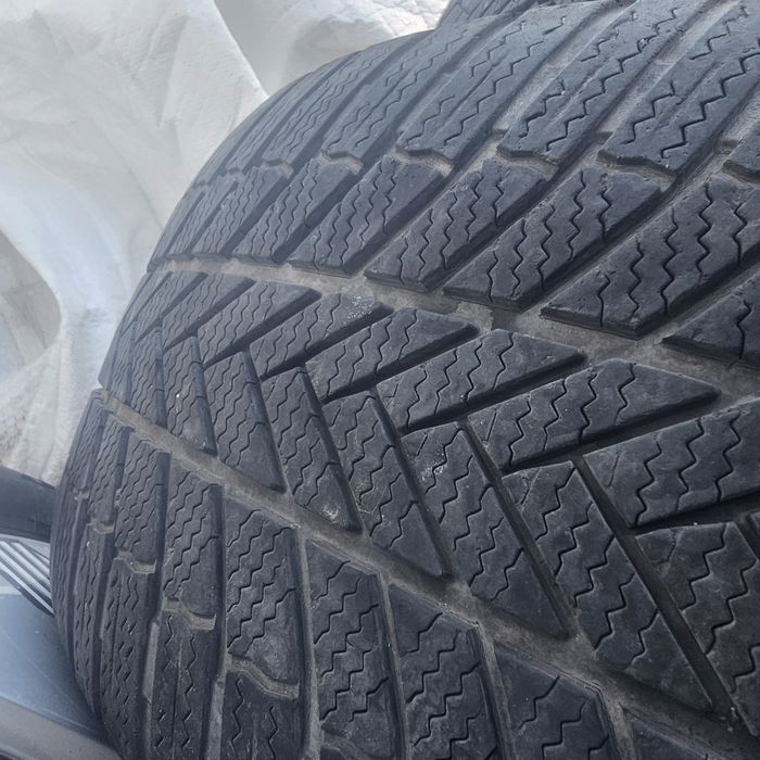 Зимни гуми с джанти 265/55/19 Bridgestone