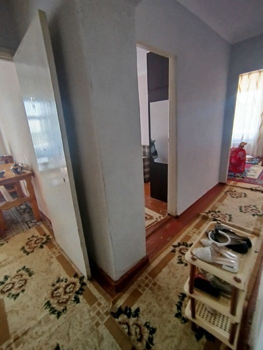 Продоется 2 комнатная квартира в 1 микраройоне кирпичный