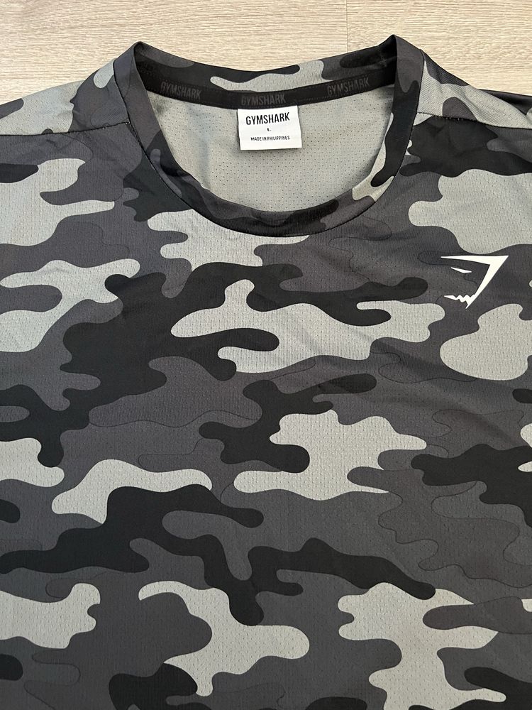 Gymshark Arrival Camo тениска slim fit